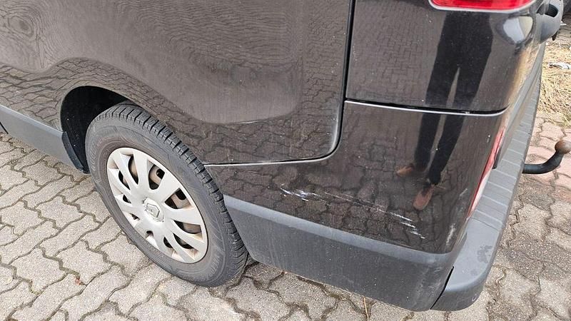 Gebraucht Renault Trafic 145 PS (106 kW) 2017 Schwarz Van / Kleinbus