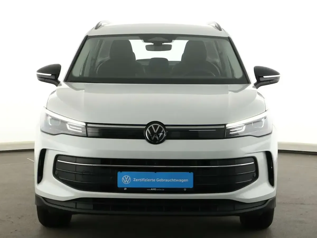 Gebraucht VW Tiguan Life 131 PS (96 kW) 2025 Oryxweiß perlmutteffekt SUV