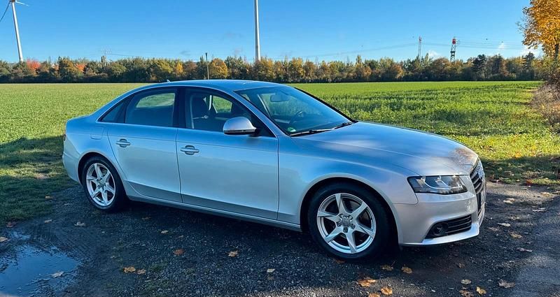 Silber Gebraucht 2009 Audi A4 Limousine | 7.000 € (Superpreis) - Bild 1/4