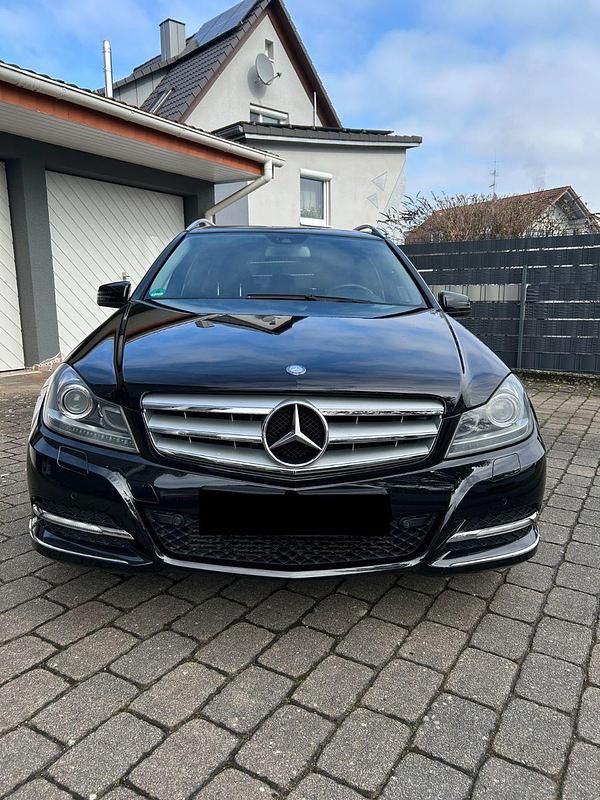 Gebraucht Mercedes C220 Avantgarde 170 PS (125 kW) 2012 Schwarz Kombi