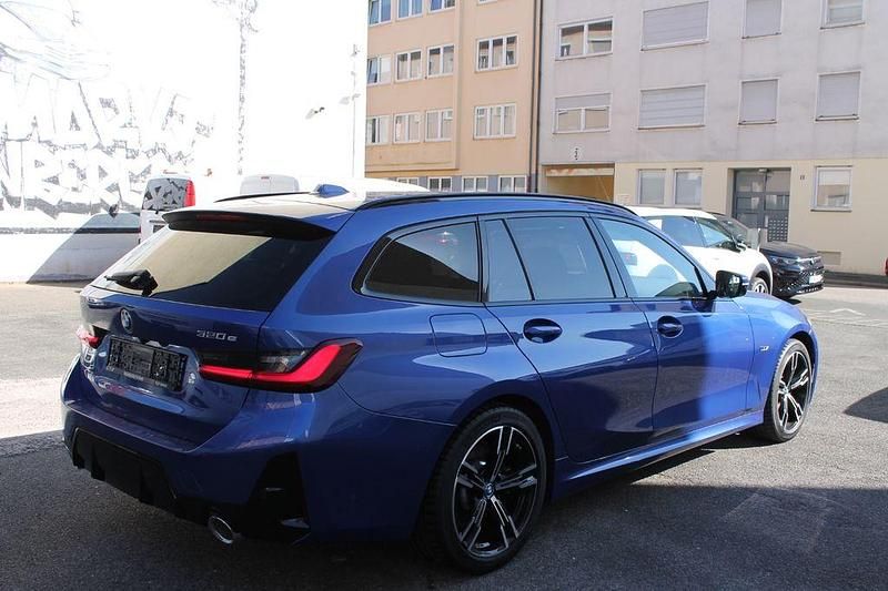 Gebraucht BMW 320e M Sport 163 PS (119 kW) 2022 Blau Kombi