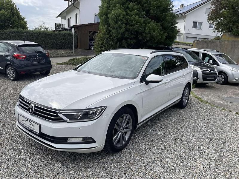 Weiß Gebraucht 2015 VW Passat S Kombi | 11.999 € (Fairer Preis) - Bild 1/4