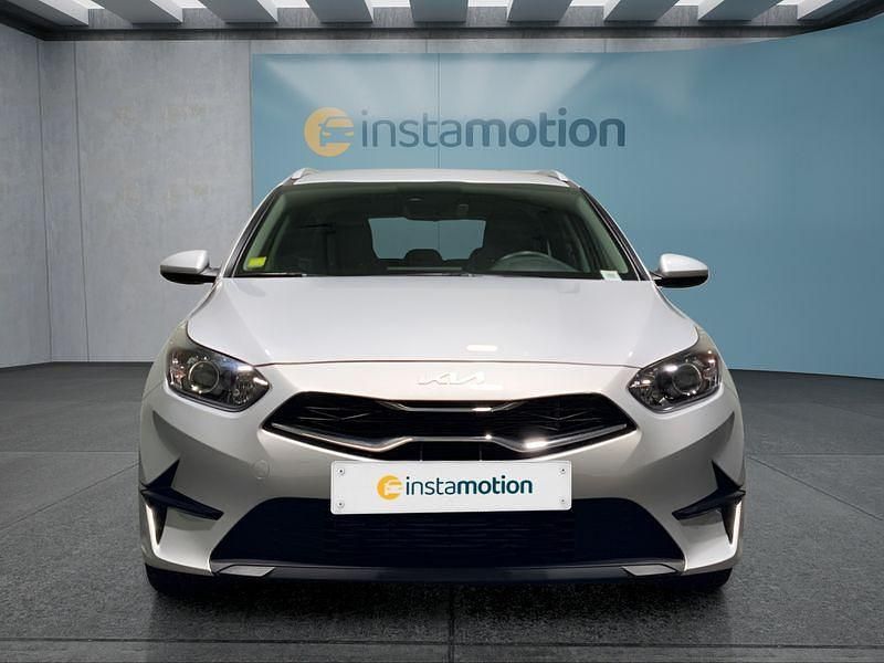 Gebraucht Kia Ceed 101 PS (74 kW) 2023 Silber Kleinwagen