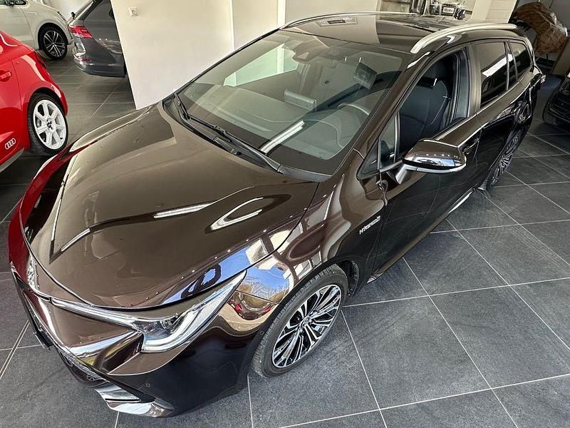 Gebraucht Toyota Corolla Team 152 PS (111 kW) 2020 Braun Limousine