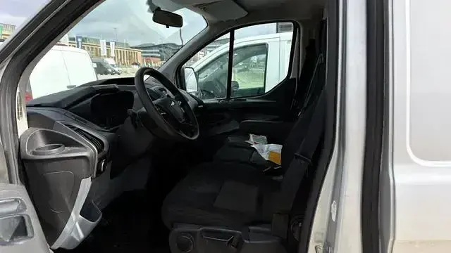 Second-hand Ford Transit Custom 105 CP (77 kW) 2018 Argintiu Monovolum