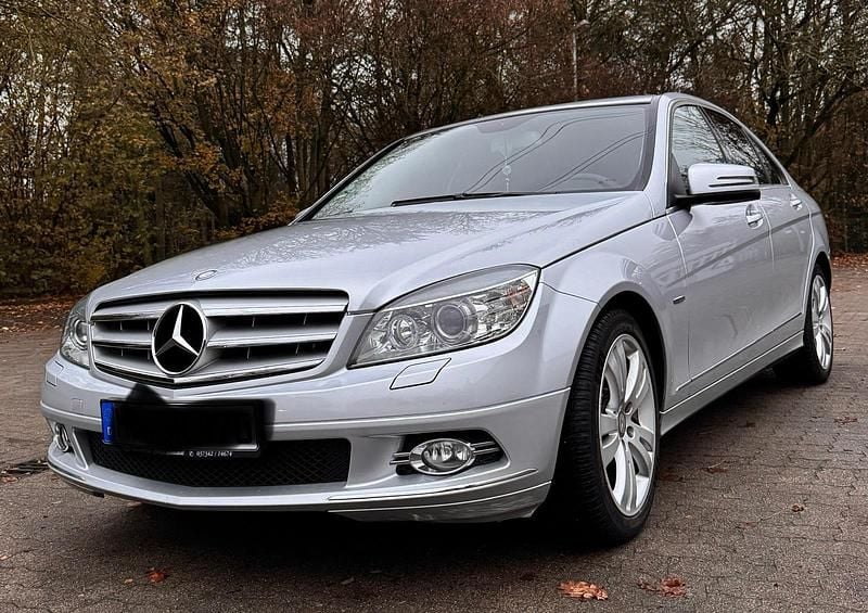 Silber Gebraucht 2010 Mercedes C180 Limousine | 12.500 € - Bild 1/4