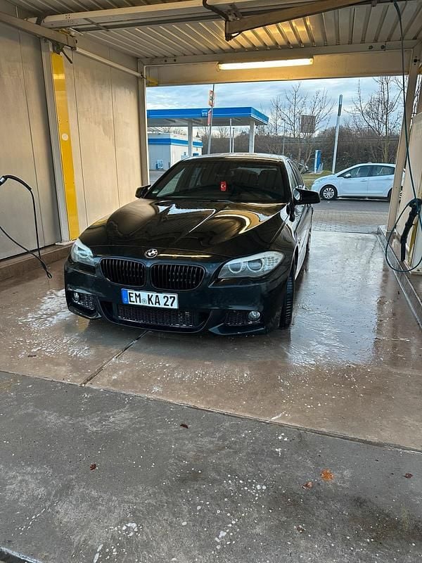 Schwarz Gebraucht 2010 BMW 530 M Sport Limousine | 11.200 € (Fairer Preis) - Bild 1/4