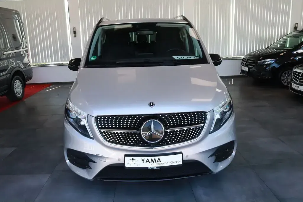 Gebraucht Mercedes V250 AMG line 190 PS (139 kW) 2021 Silber Van / Kleinbus