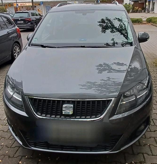 Grau Gebraucht 2016 Seat Alhambra Style Van / Kleinbus | 11.200 € (Superpreis) - Bild 1/4
