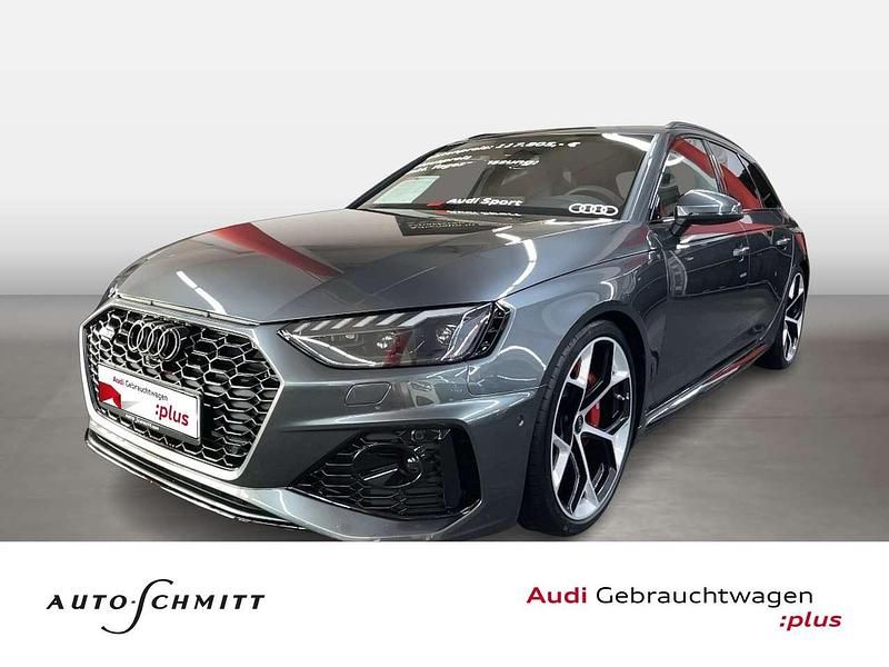 Daytonagrau perleffekt Gebraucht 2024 Audi RS4 Ambiente Kombi | 91.990 € - Bild 1/4