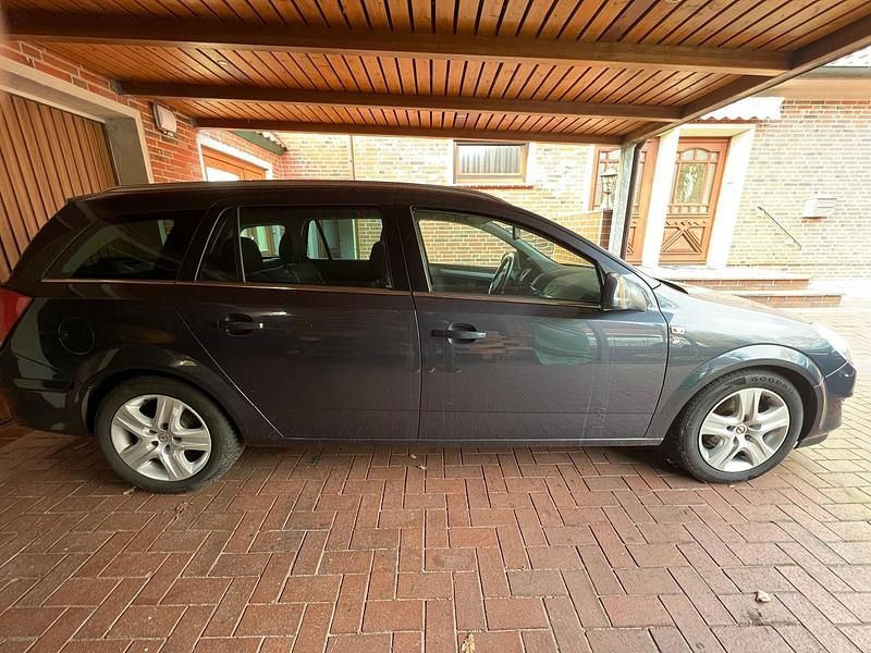 Gebraucht Opel Astra 116 PS (85 kW) 2010 Grau Kombi