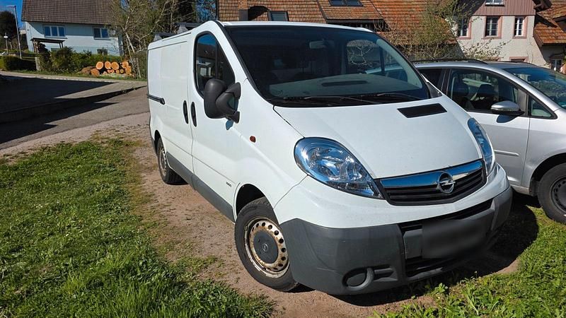 Gebraucht Opel Vivaro 114 PS (83 kW) 2007 Weiß Van / Kleinbus
