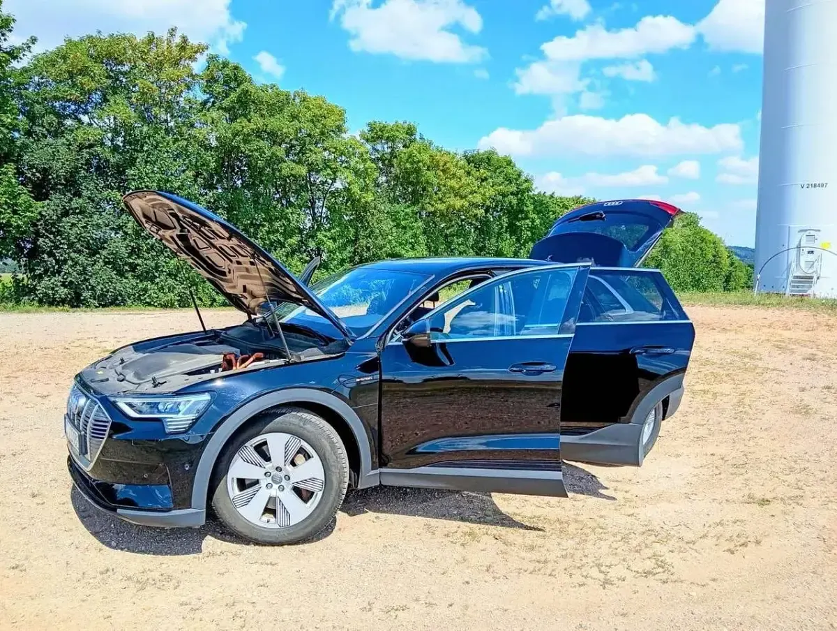 Gebraucht Audi e-tron Advanced 230 kW (313 PS) 2021 Schwarz SUV