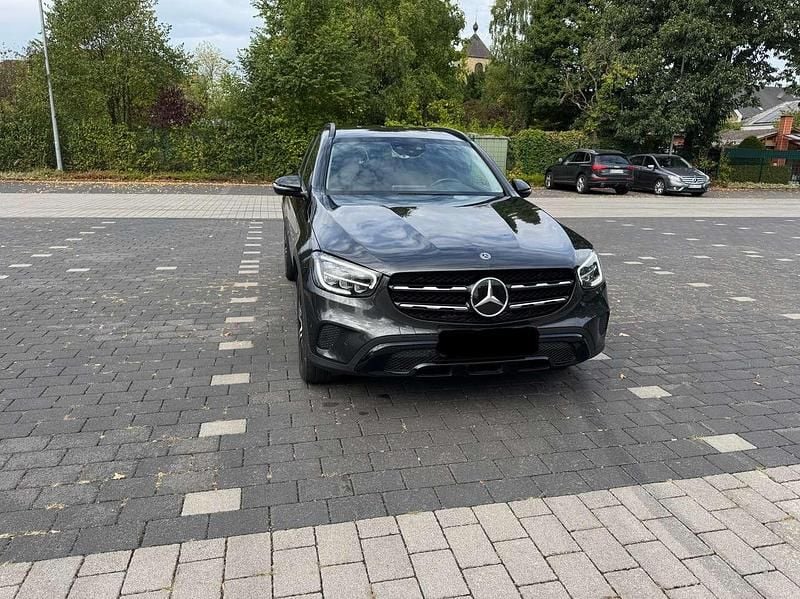 Schwarz Gebraucht 2019 Mercedes GLC220 SUV | 30.000 € (Superpreis) - Bild 1/4