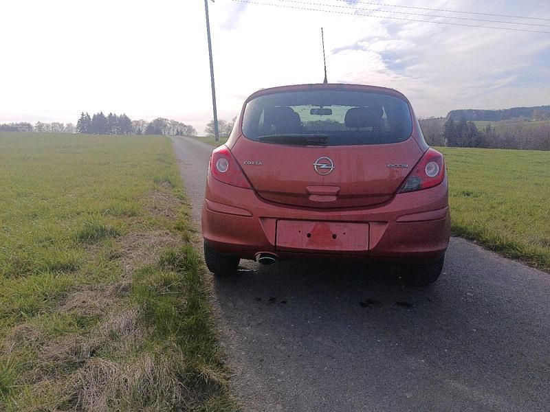Gebraucht Opel Corsa 87 PS (63 kW) 2012 Rot Kleinwagen