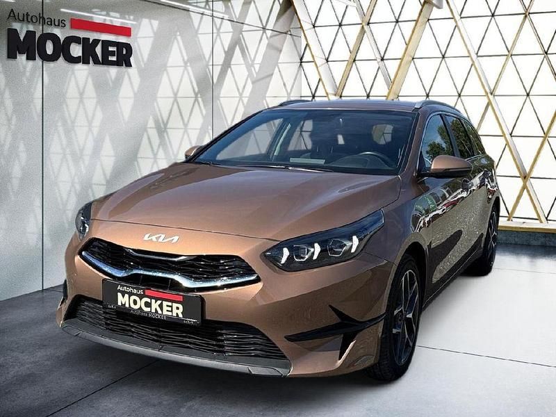 Gelb Gebraucht 2022 Kia Ceed Sportswagon Vision Kombi | 20.990 € (Fairer Preis) - Bild 1/4