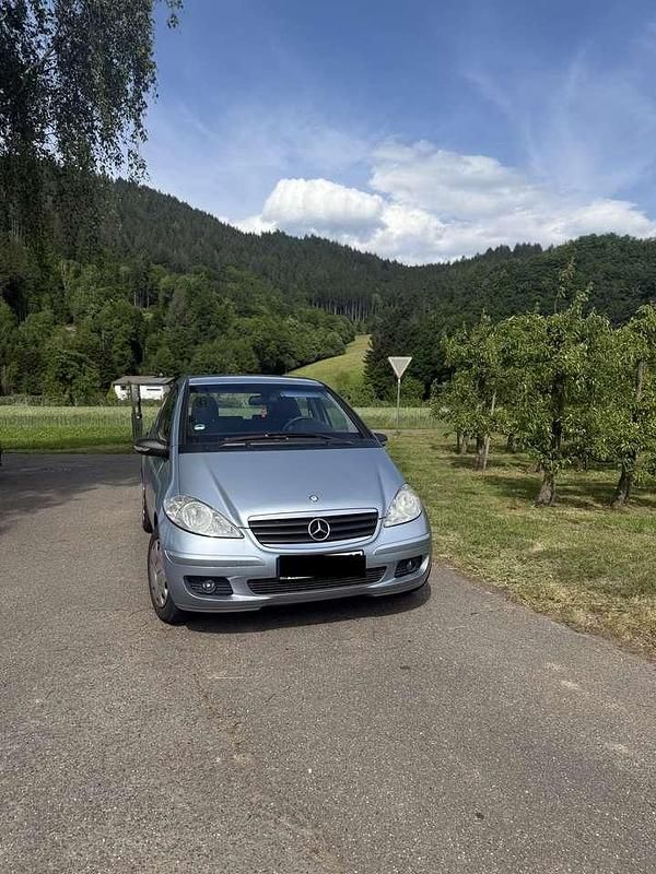 Blau Gebraucht 2006 Mercedes A150 Classic Limousine | 2.700 € (Fairer Preis) - Bild 1/4