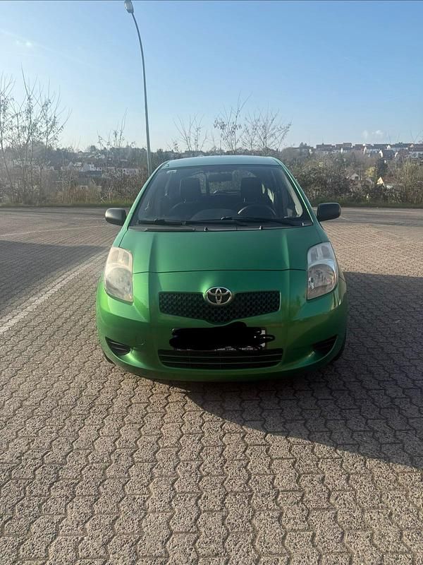 Gebraucht Toyota Yaris 70 PS (51 kW) 2007 Grün Kleinwagen