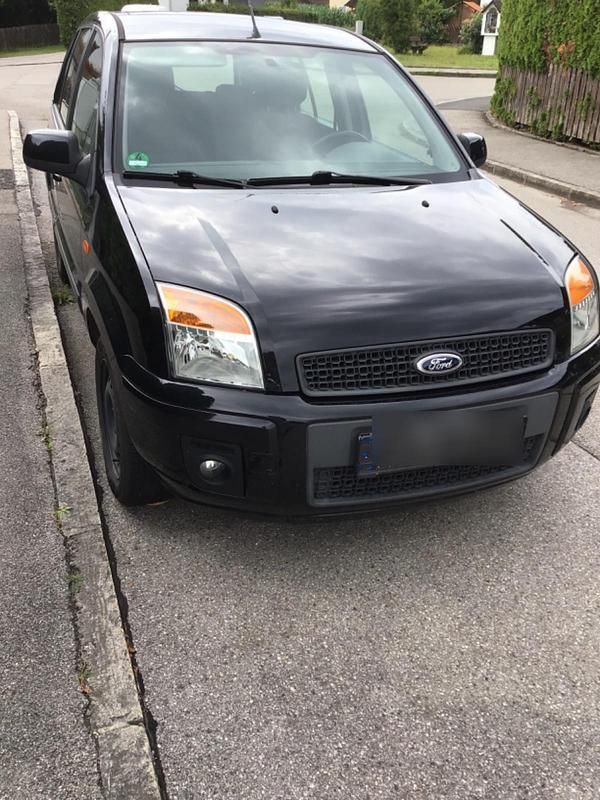 Gebraucht Ford Fusion 80 PS (58 kW) 2012 Schwarz Kleinwagen