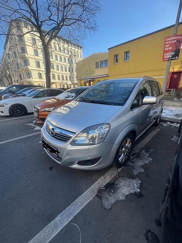 Gebraucht Opel Zafira 125 PS (91 kW) 2012 Silber Van / Kleinbus