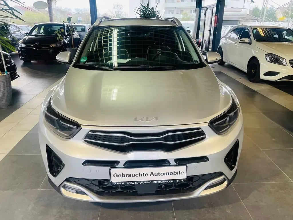 Gebraucht Kia Stonic GT-Line 120 PS (88 kW) 2023 Sparkling silver SUV