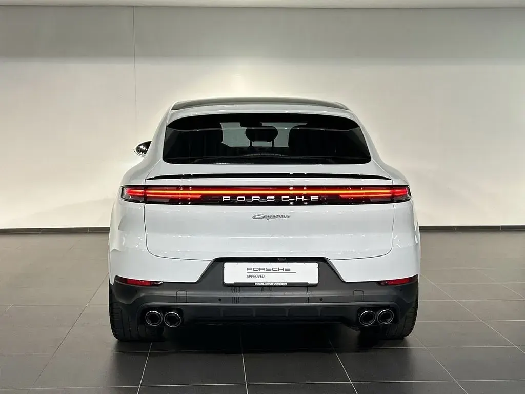Gebraucht Porsche Cayenne E-Hybrid Coupe 470 PS (345 kW) 2024 Weiß SUV