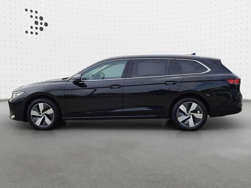 Gebraucht VW Passat IQ Drive 150 PS (110 kW) 2024 Grenadillschwarz metallic Kombi