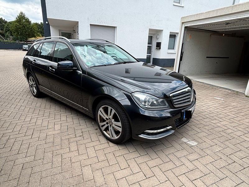 Schwarz Gebraucht 2012 Mercedes C350 Elegance Kombi | 10.200 € (Guter Preis) - Bild 1/4