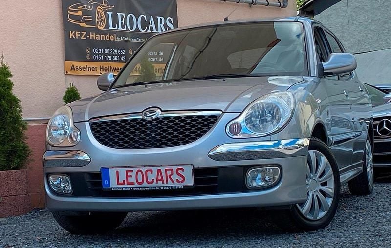 Grau Gebraucht 2005 Daihatsu Sirion Kleinwagen | 3.350 € (Superpreis) - Bild 1/4