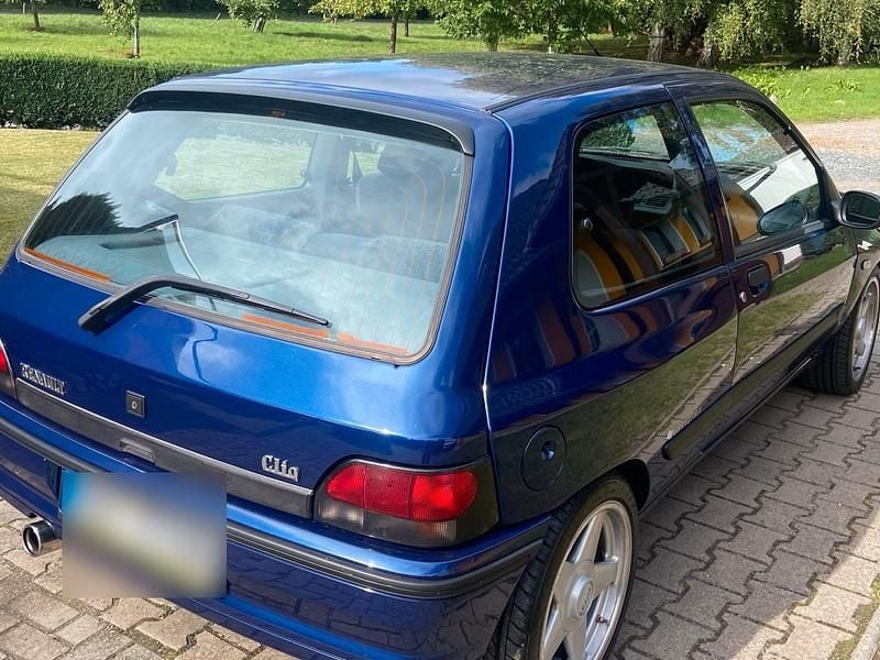 Second-hand Renault Clio 135 CP (99 kW) 1993 Albastru Hatchback