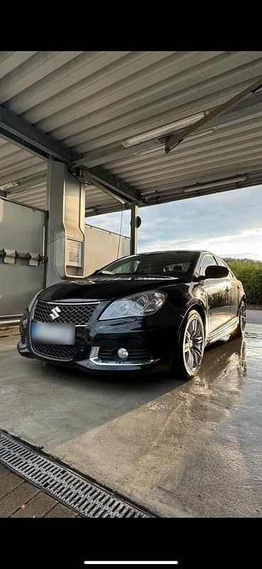 Gebraucht Suzuki Kizashi 178 PS (130 kW) 2012 Schwarz Limousine
