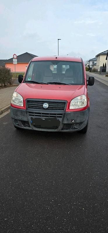 Rot Gebraucht 2006 Fiat Doblò Van / Kleinbus | 2.600 € (Fairer Preis) - Bild 1/4