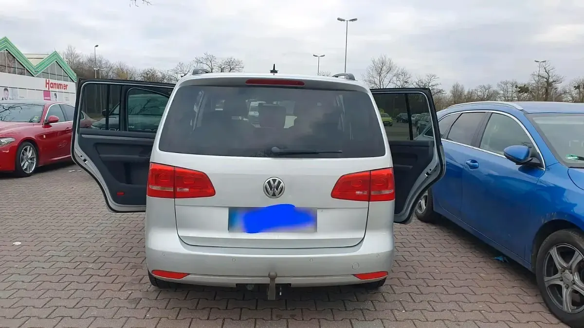 Gebraucht VW Touran 140 PS (102 kW) 2011 Gelb Van / Kleinbus