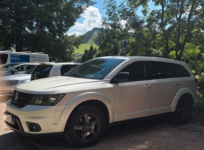Weiß Gebraucht 2015 Fiat Freemont SUV | 7.500 € (Guter Preis) - Bild 1/4