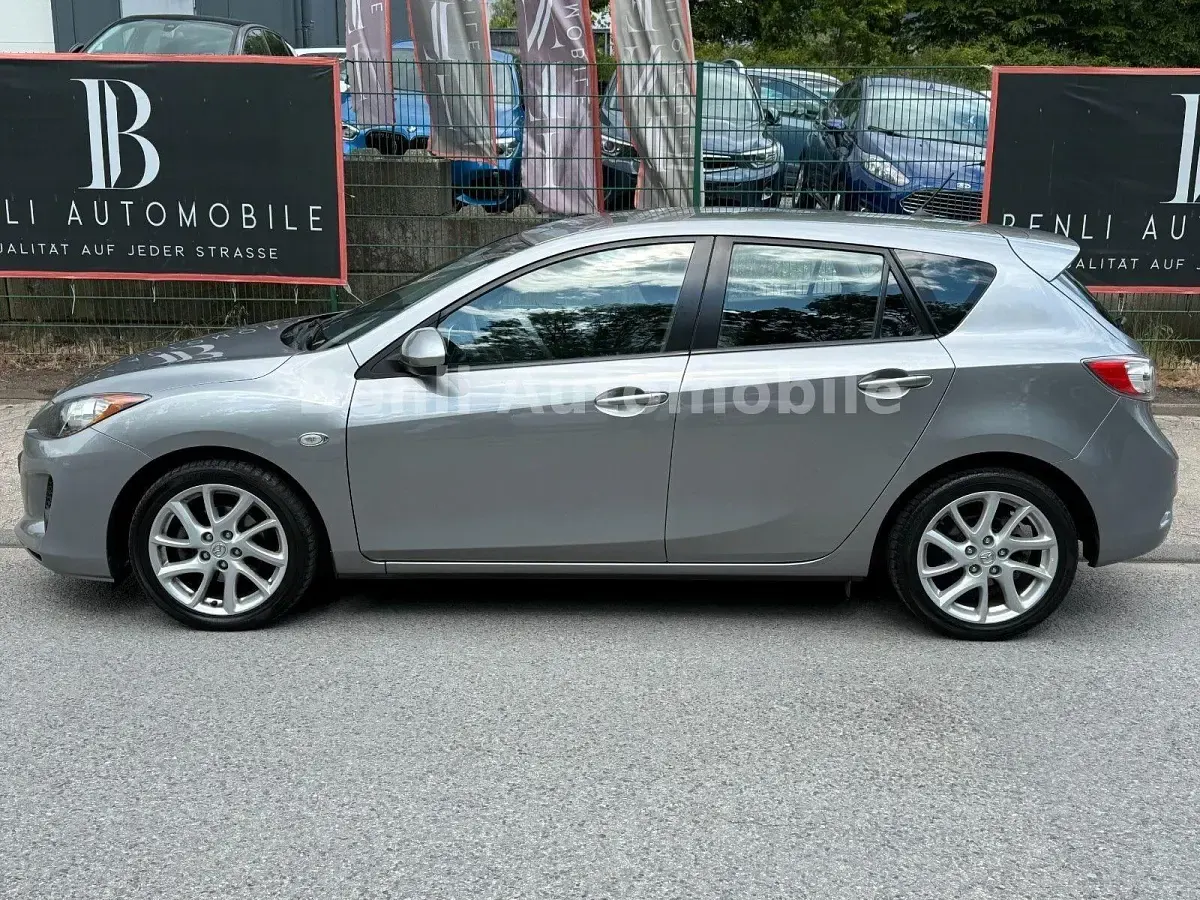 Używany Mazda 3 Edition 105 KM (77 kW) 2012 Szary Hatchback
