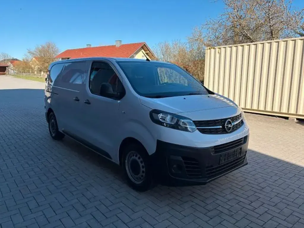 Gebraucht Opel Vivaro Selection 102 PS (75 kW) 2023 Casablancaweiss/glacier/arctic w Van / Kleinbus
