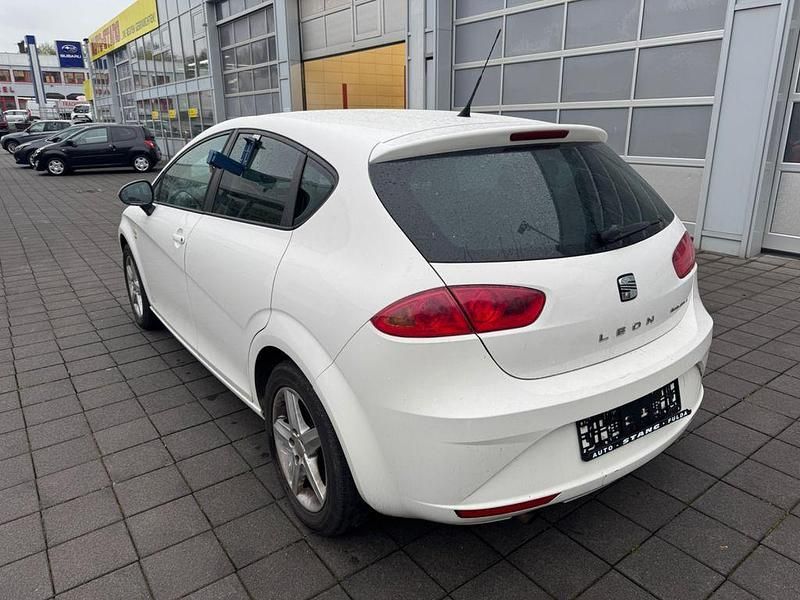 Usata Seat Leon 105 CV (77 kW) 2012 Bianco Berlina