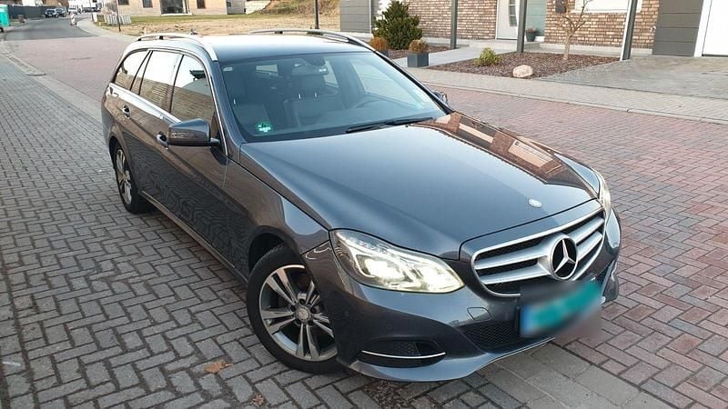 Gebraucht Mercedes E250 Avantgarde 204 PS (150 kW) 2014 Grau Kombi