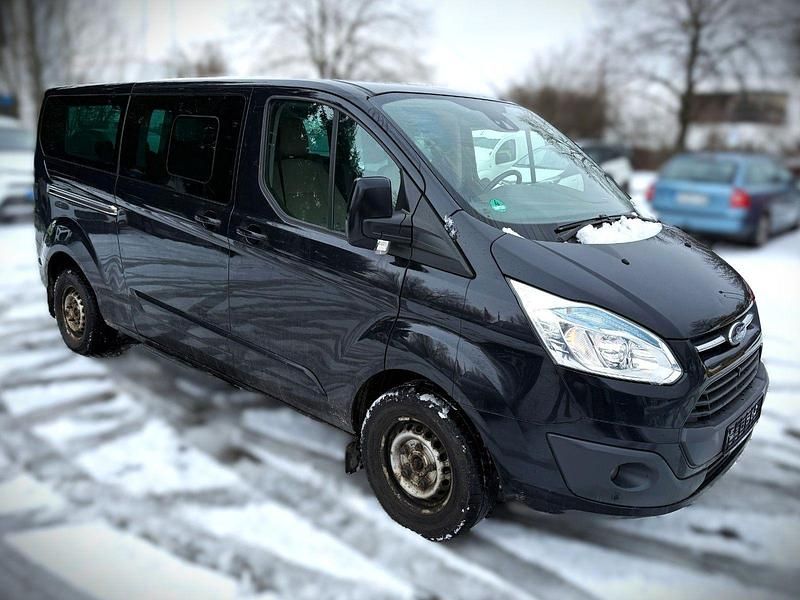 Gebraucht Ford Tourneo Titanium 155 PS (114 kW) 2015 Schwarz Van / Kleinbus