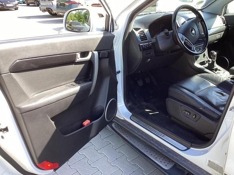 (weiß) summit white Gebraucht 2013 Chevrolet Captiva LTZ SUV | 8.090 € (Fairer Preis) - Bild 1/4