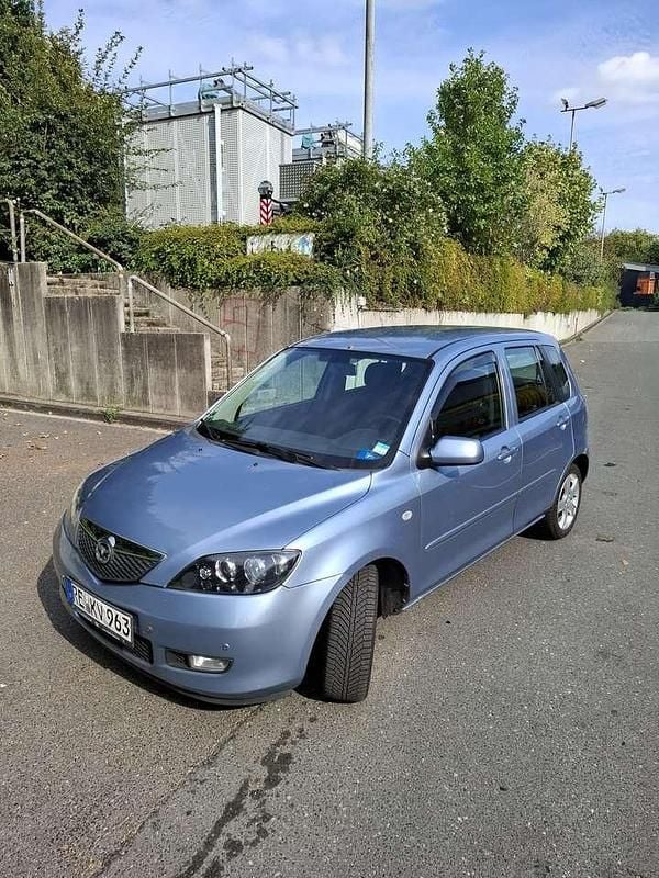 Blau Gebraucht 2006 Mazda 2 Active Limousine | 1.450 € (Guter Preis) - Bild 1/4
