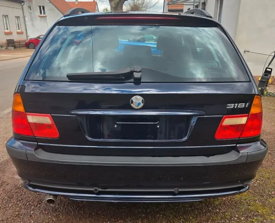 Gebraucht BMW 318 143 PS (105 kW) 2004 Blau Kombi