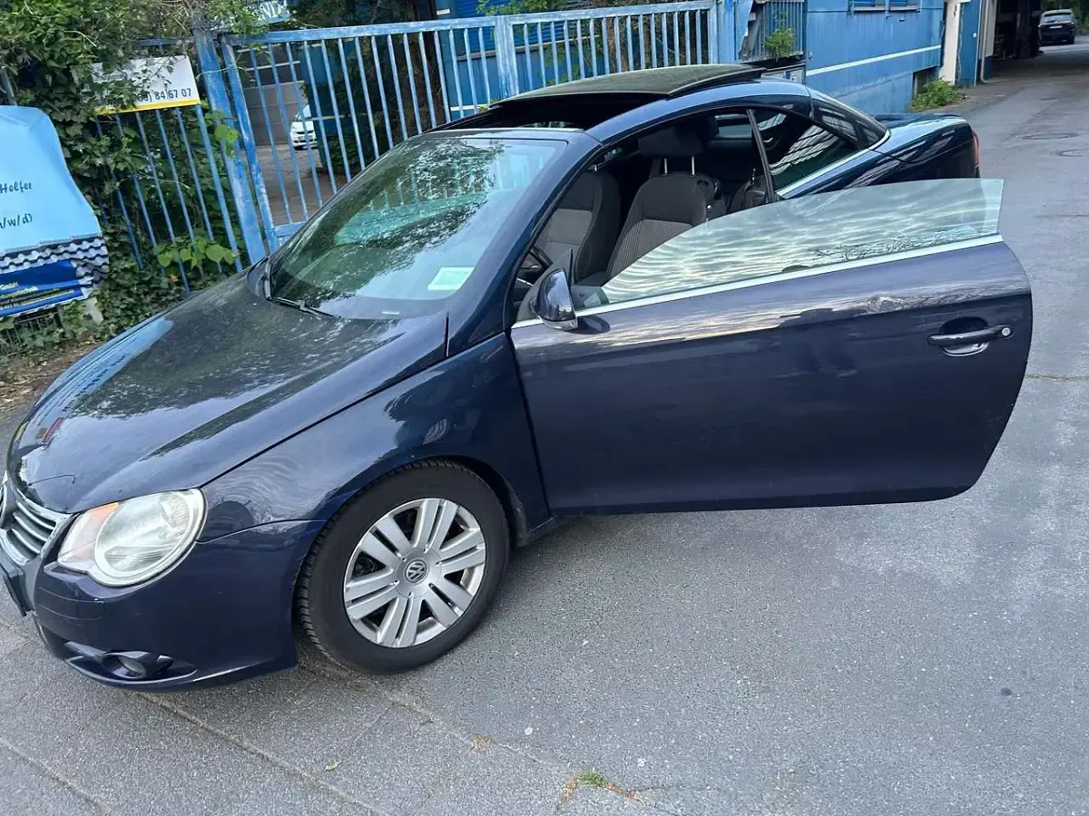 Second-hand VW Eos 140 CP (102 kW) 2008 Albastru Cabrio