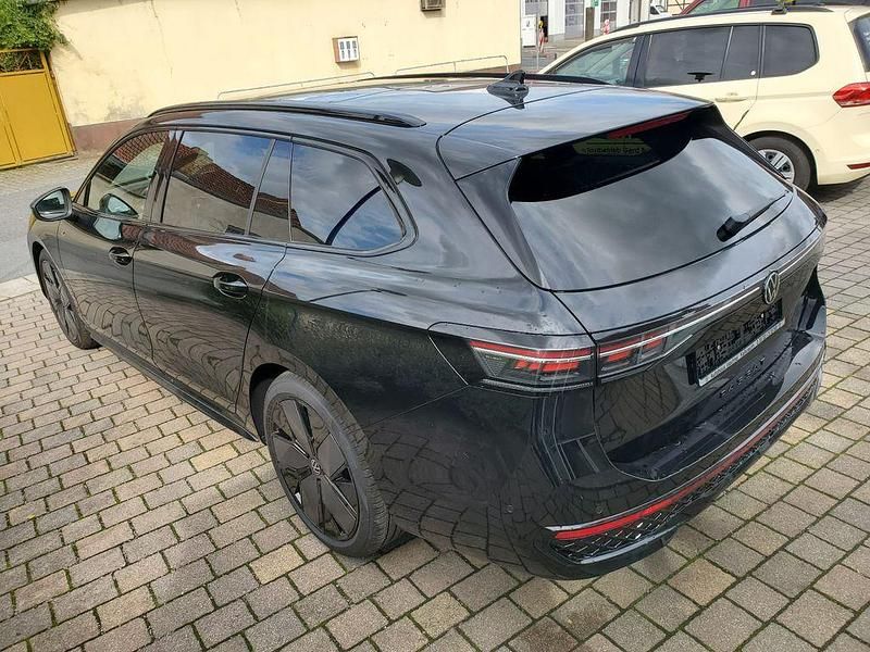 Neu VW Passat R-line 150 PS (110 kW) 2025 Schwarz Kombi
