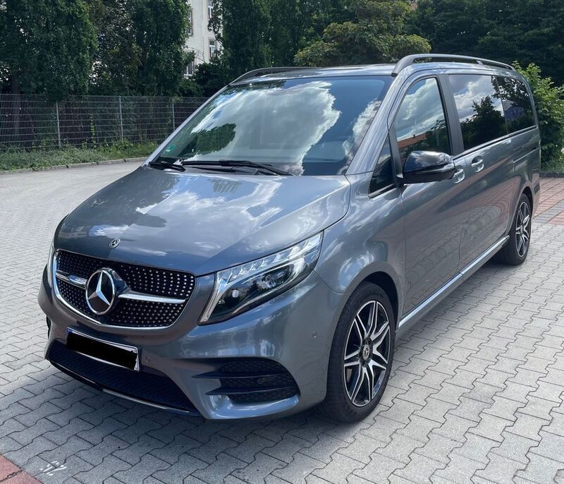Grau Gebraucht 2021 Mercedes V300 Avantgarde Van / Kleinbus | 57.000 € (Fairer Preis) - Bild 1/4