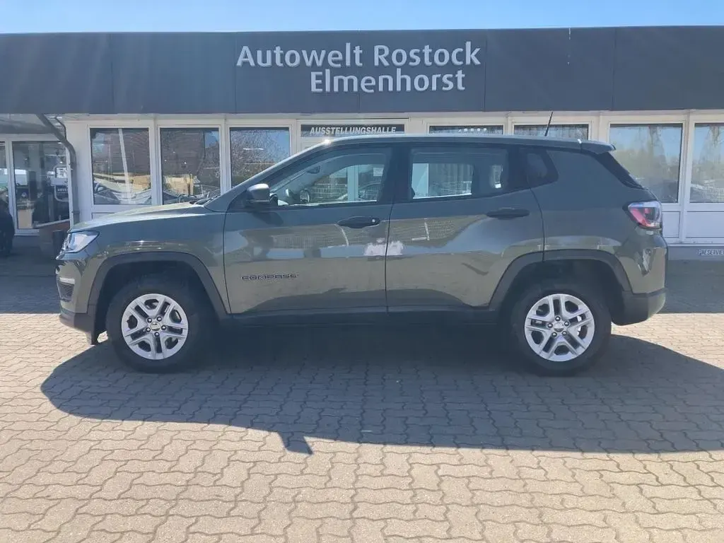 Gebraucht Jeep Compass 140 PS (102 kW) 2019 Grün SUV