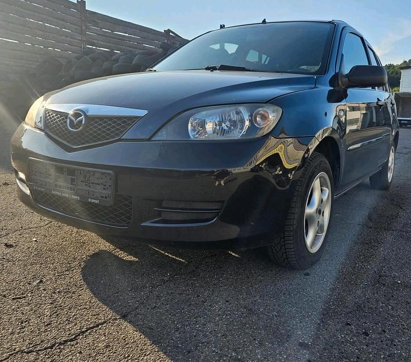 Blau Gebraucht 2002 Mazda 2 Kleinwagen | 499 € - Bild 1/4
