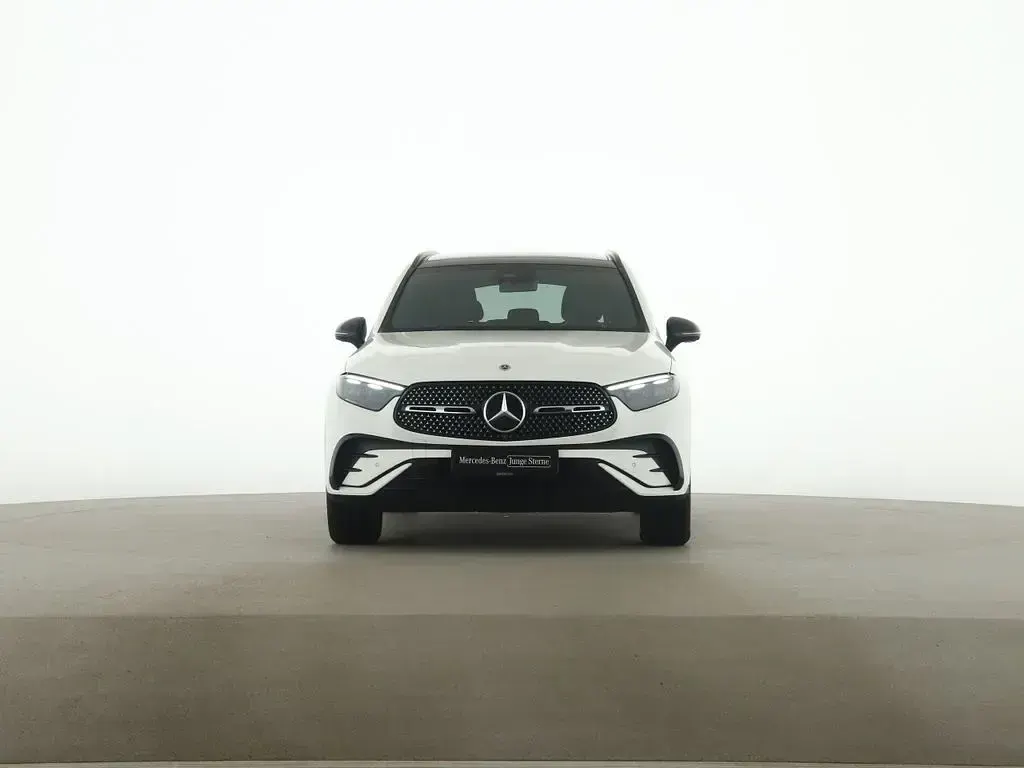 Gebraucht Mercedes GLC220 AMG 197 PS (144 kW) 2025 Weiß SUV