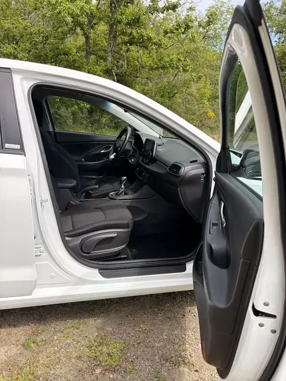 Gebraucht Hyundai i30 Turbo 120 PS (88 kW) 2020 Weiß Limousine