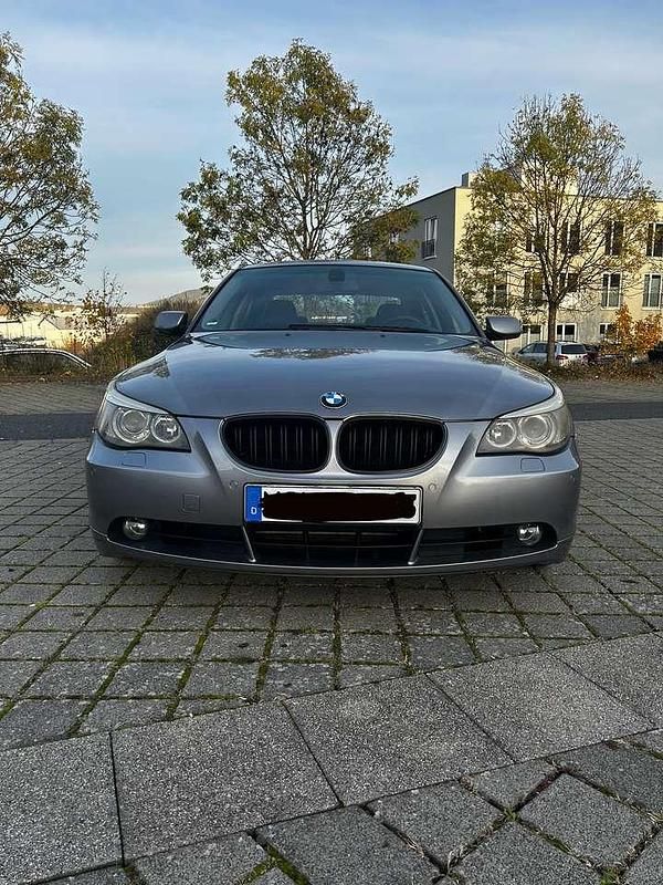 Grau Gebraucht 2003 BMW 525 Performance Limousine | 3.990 € (Fairer Preis) - Bild 1/4